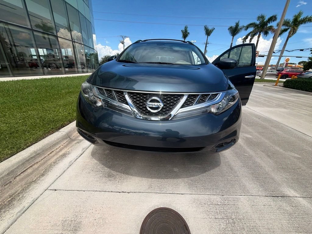 Used 2013 Graphite Blue Nissan SL image 4