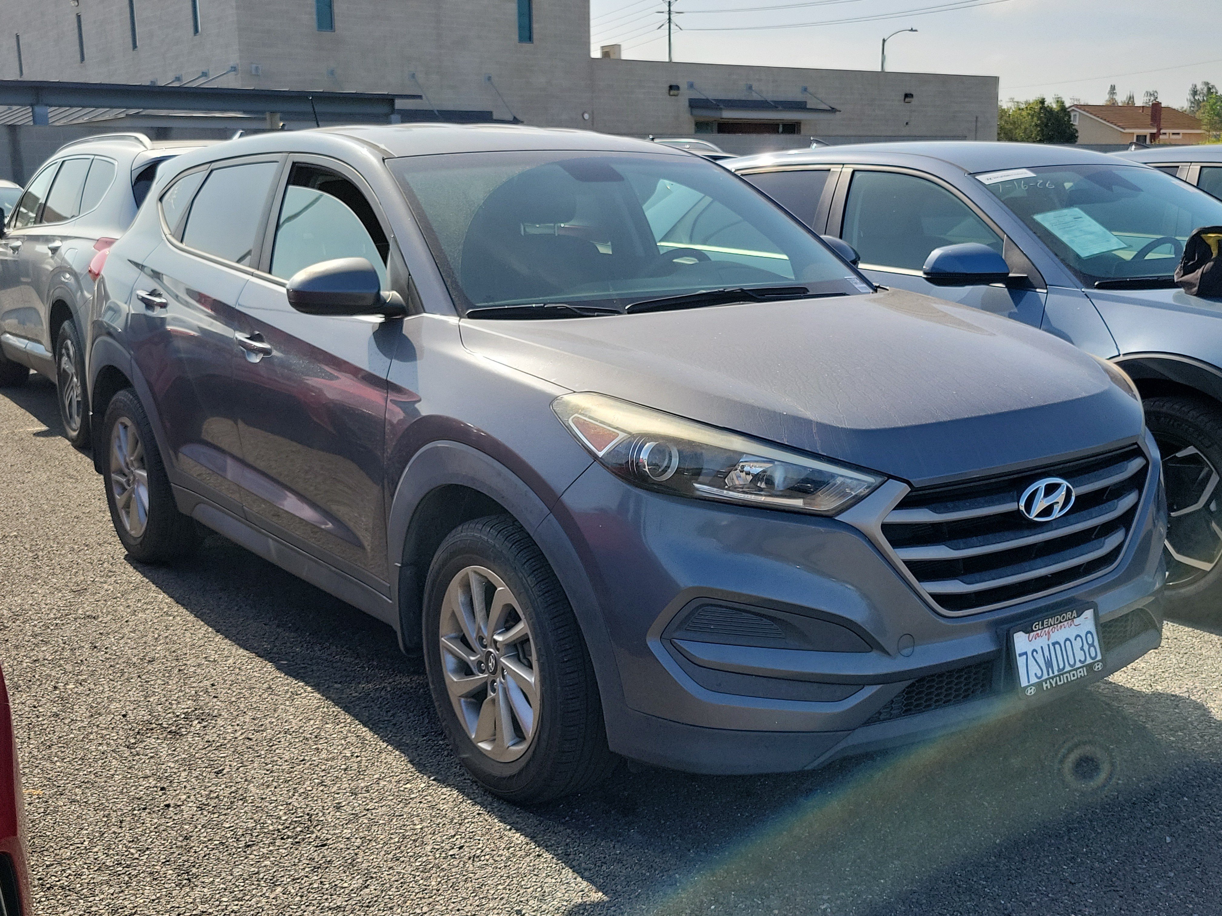 Used 2016 Coliseum Grey Hyundai SE image 3