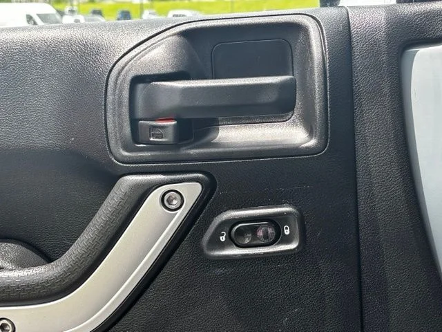 Used 2017 Gray Jeep Freedom Edition image 16