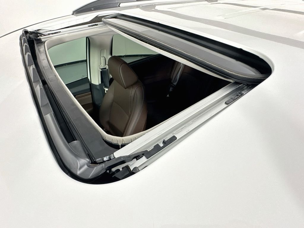 Certified Used 2026 Platinum White Pearl Honda Touring image 29