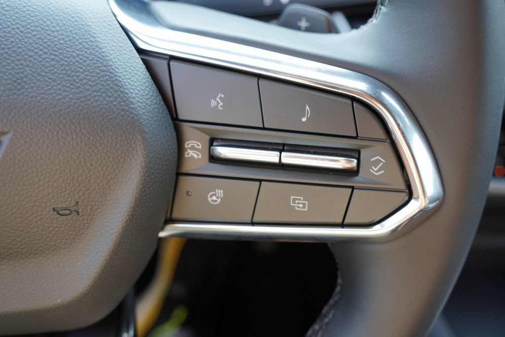 2027 Chevrolet Equinox LT - Photo 16