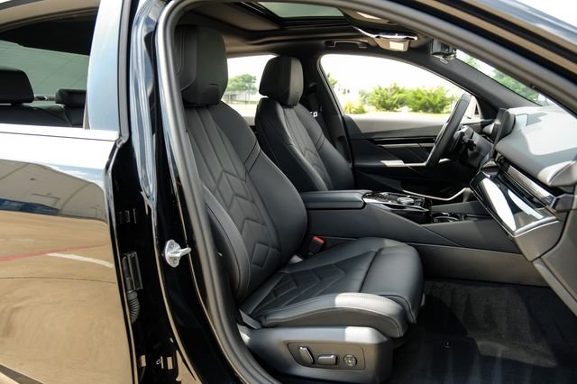 Used 2025 Black BMW 530i image 47