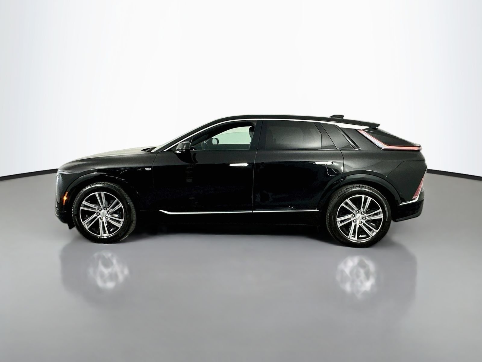 Used 2024 Stellar Black Metallic Cadillac Luxury image 4