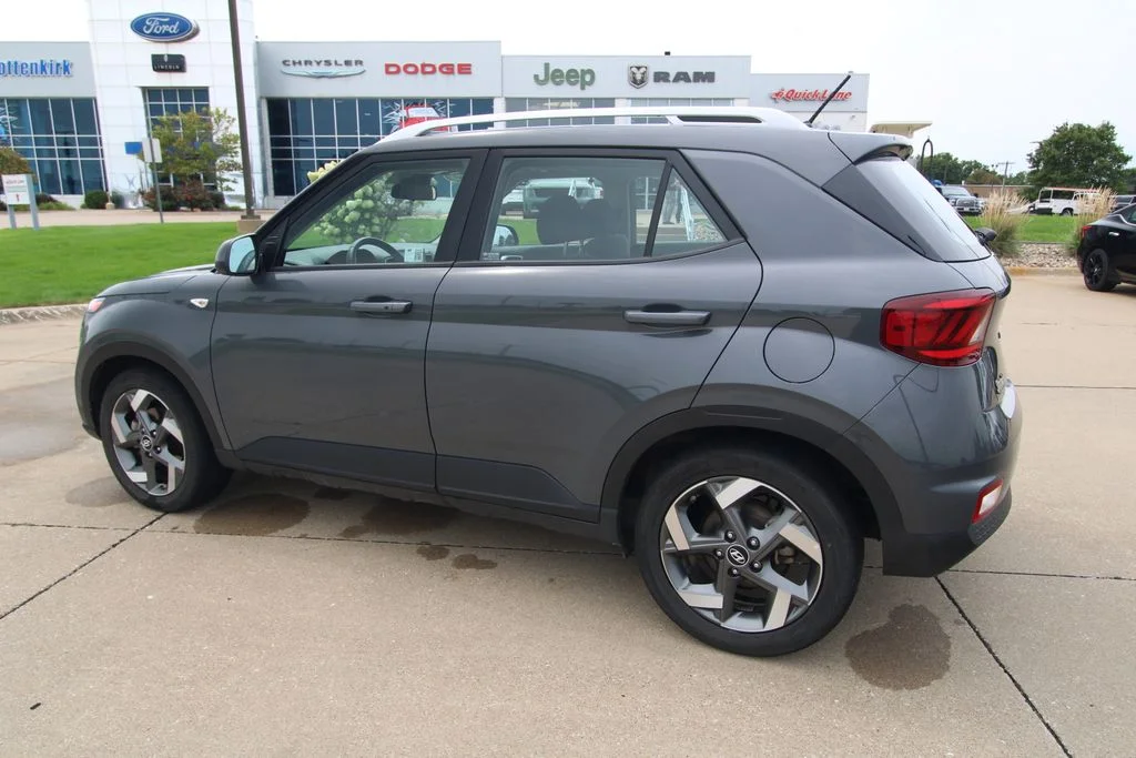 Used 2025 Gray Hyundai SEL image 15