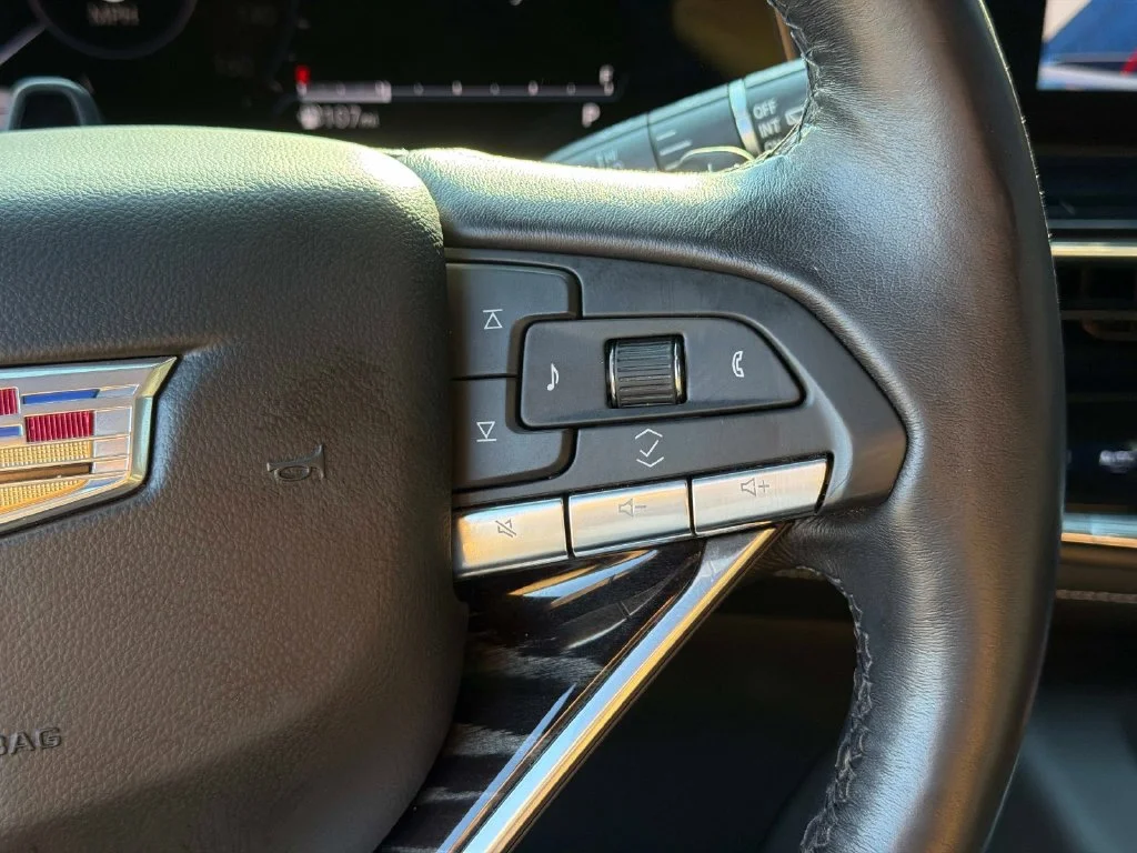 Used 2021 Crystal White Tri-Coat Cadillac Sport image 31