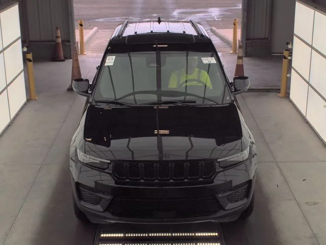 Used 2024 Black Jeep Altitude X image 6