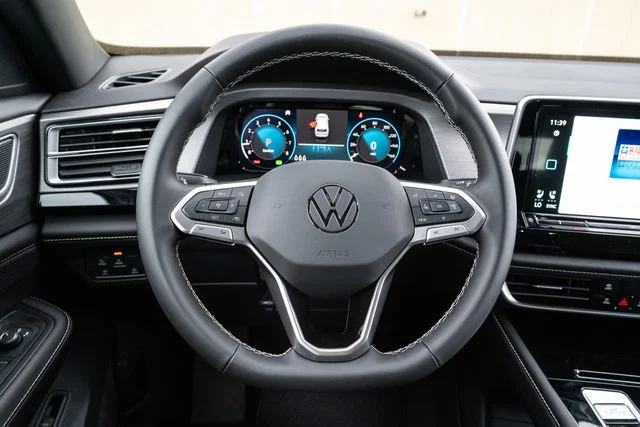 2026 Volkswagen Atlas Cross Sport SE w/Tech - Photo 17