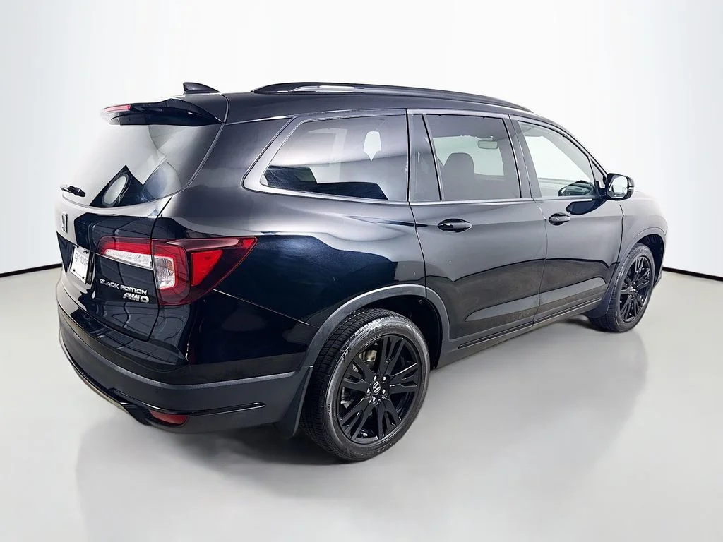 Used 2020 Crystal Black Pearl Honda Black Edition image 7