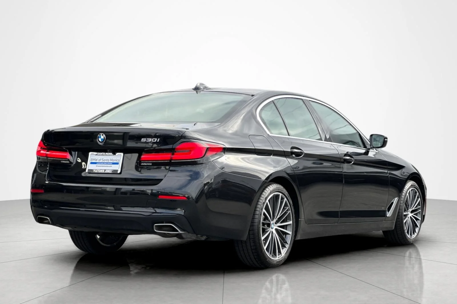 Used 2023 Black Sapphire Metallic BMW 530i image 5