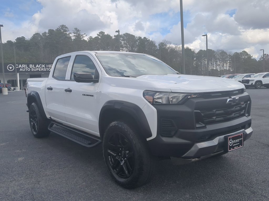 Used 2024 Summit White Chevrolet 4WD Trail Boss image 3