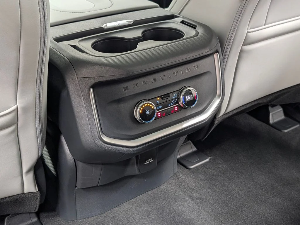 New 2027 Star White Metallic Tri-Coat Ford MAX Platinum image 17