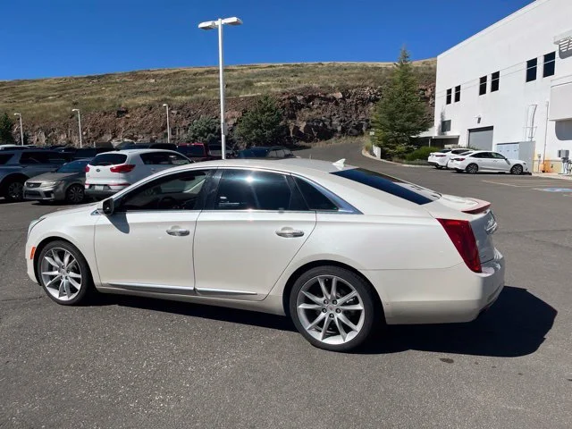Used 2014 White Diamond Tricoat Cadillac Premium image 11