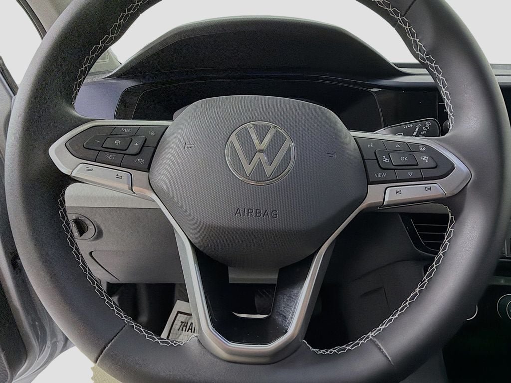 Certified Used 2023 Pyrite Silver Metallic Volkswagen SE FWD image 11