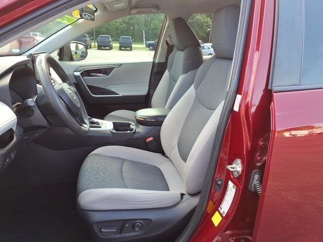Used 2020 Pearl Toyota XLE image 12
