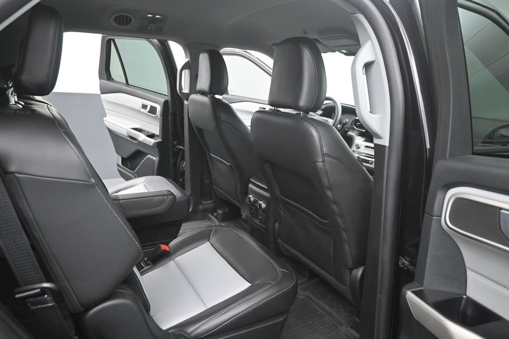 Used 2023 Black Ford XLT image 12