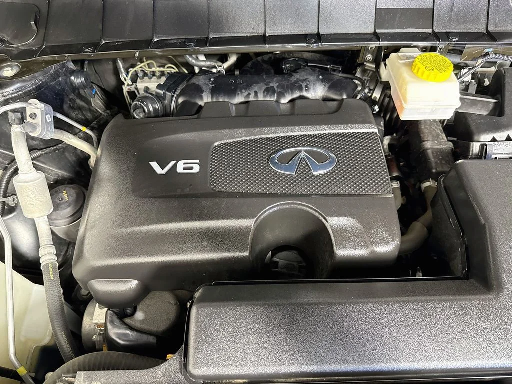 Certified Used 2023 Mineral INFINITI LUXE image 44