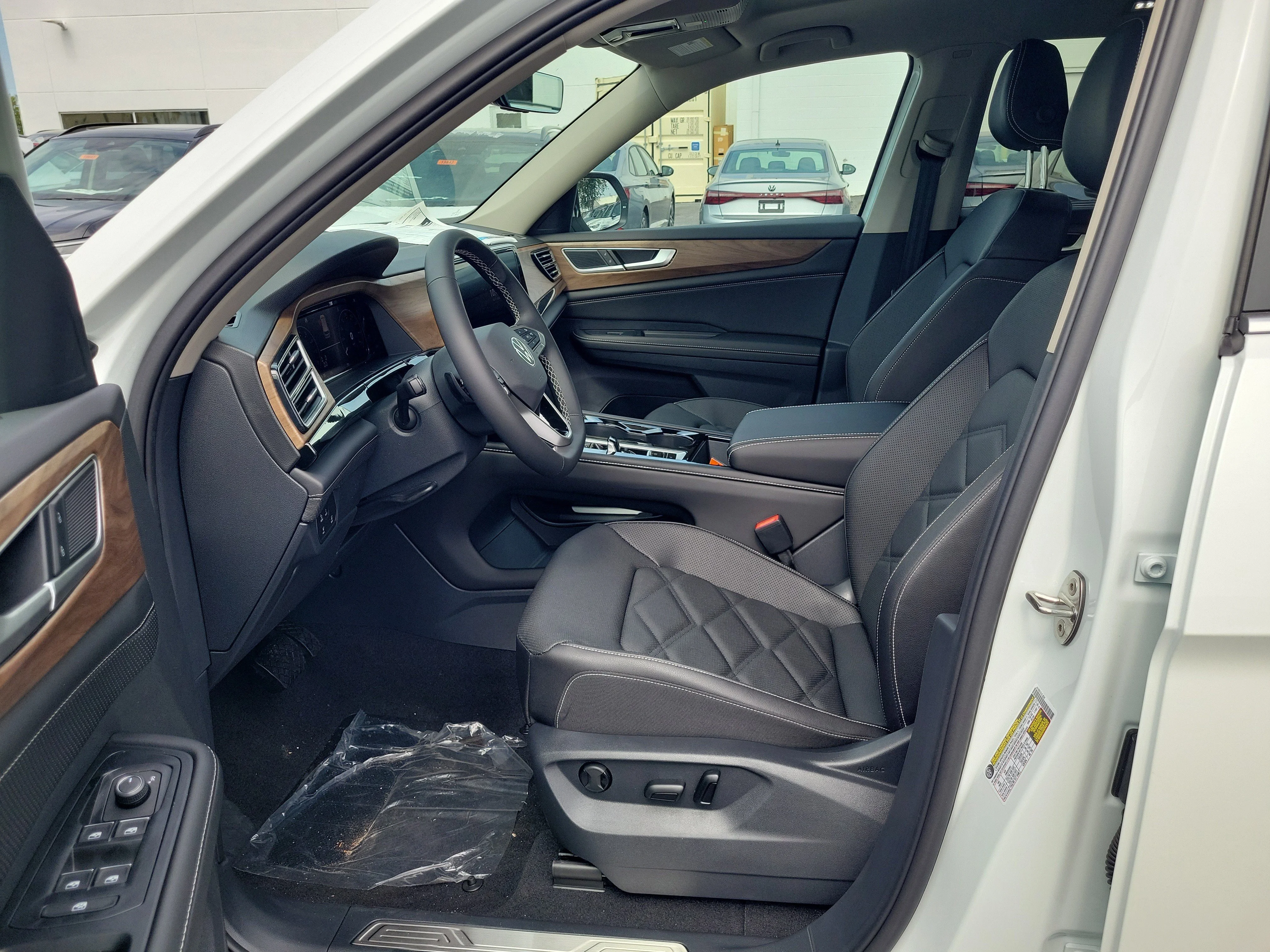New 2026 White Volkswagen SE w/Technology image 14