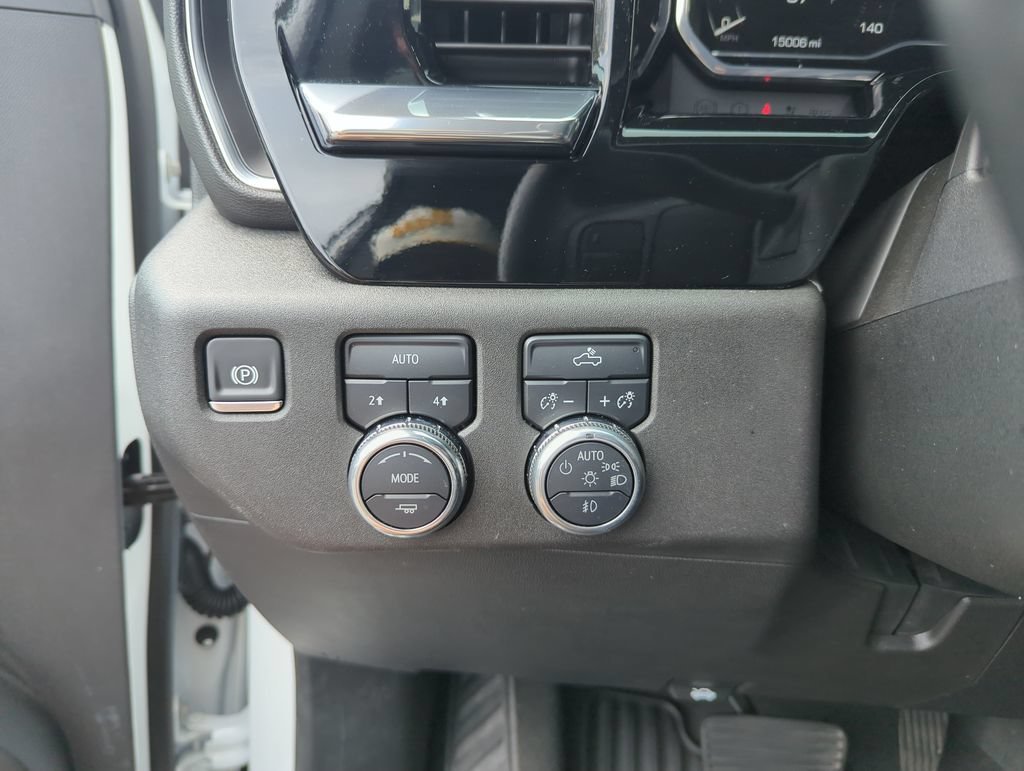Used 2025 Summit White GMC Elevation image 19
