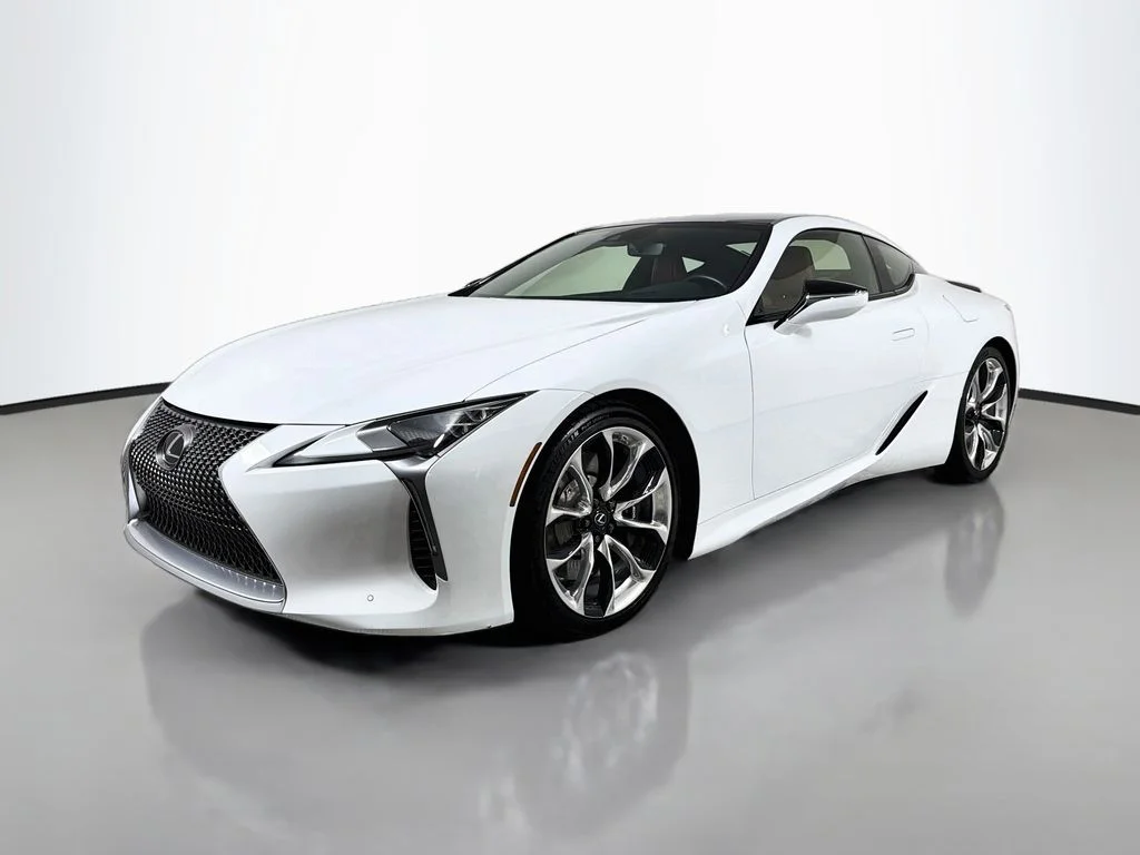 Used 2018 White Lexus 500 image 1