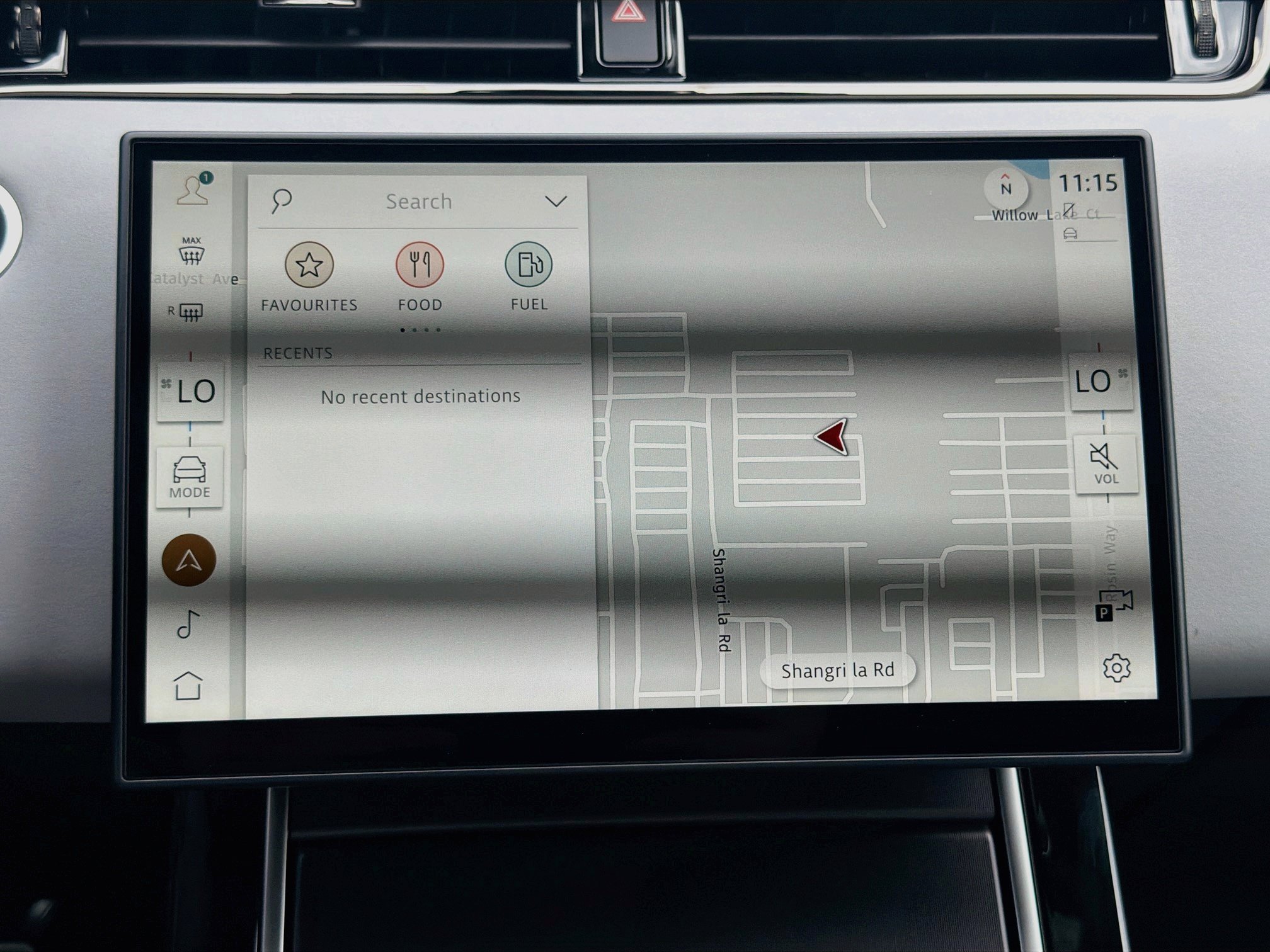 New 2026 Ostuni Pearl White Land Rover Hoxton Edition image 32