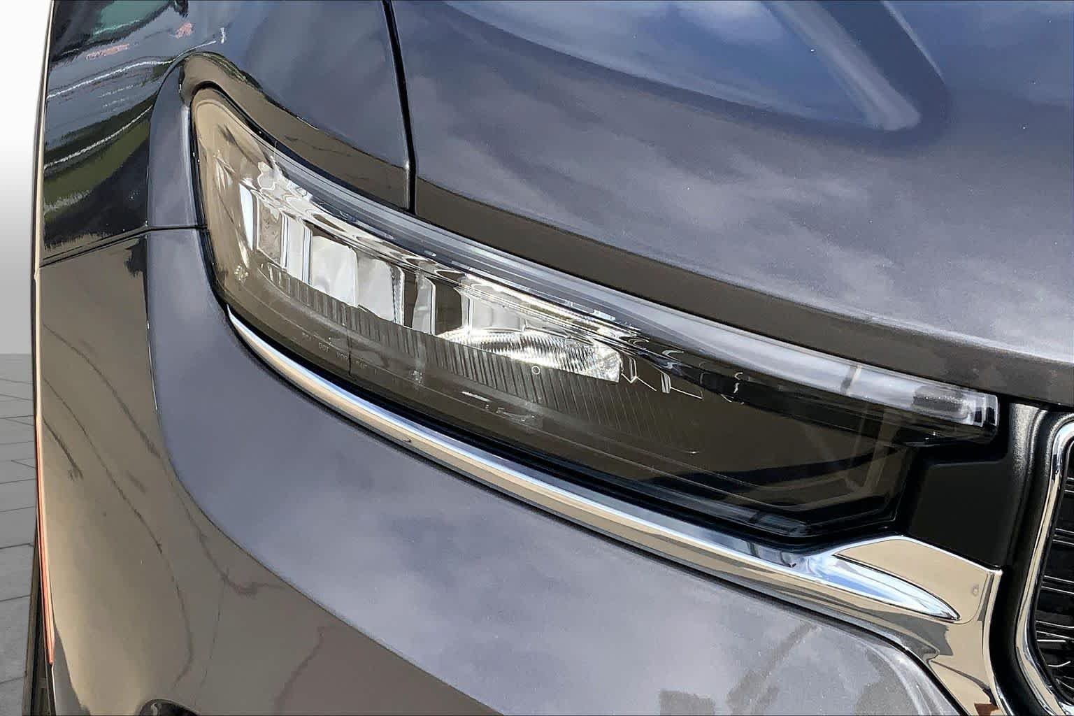 New 2026 Baltic Gray Metallic Clear-Coat Exterior Paint Jeep Laredo X image 13