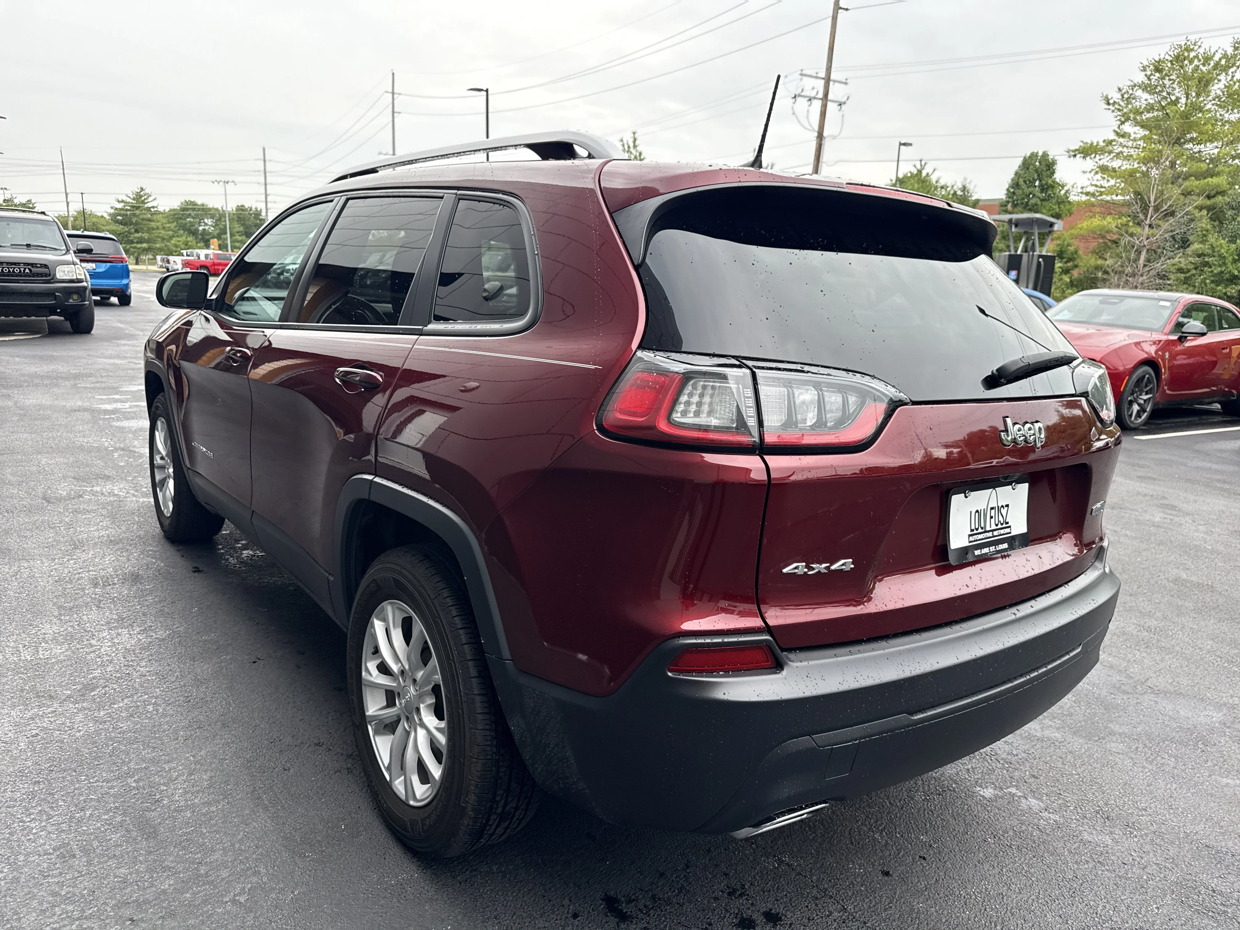 Used 2020 Velvet Red Pearlcoat Jeep Latitude image 3