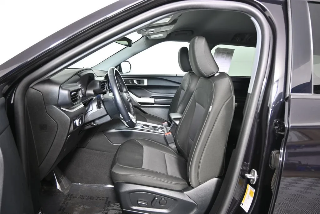 Used 2023 Black Ford XLT image 21