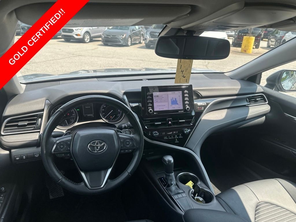2022 Toyota Camry SE - Photo 10
