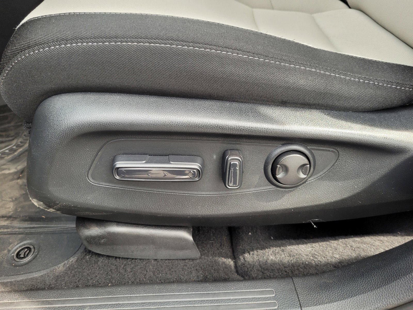 2024 Honda CR-V EX - Photo 12
