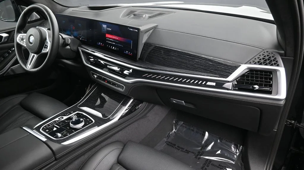 2025 BMW X7 M60i - Photo 11