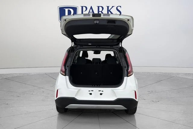Used 2025 White Kia S image 19