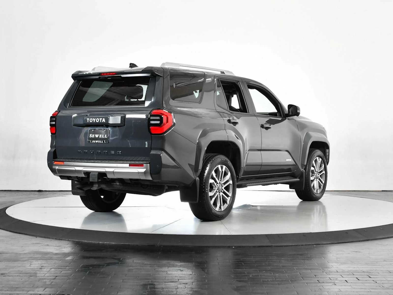 Used 2025 Underground Toyota Limited image 5