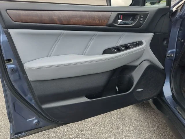 Used 2018 Blue Subaru 2.5i image 12