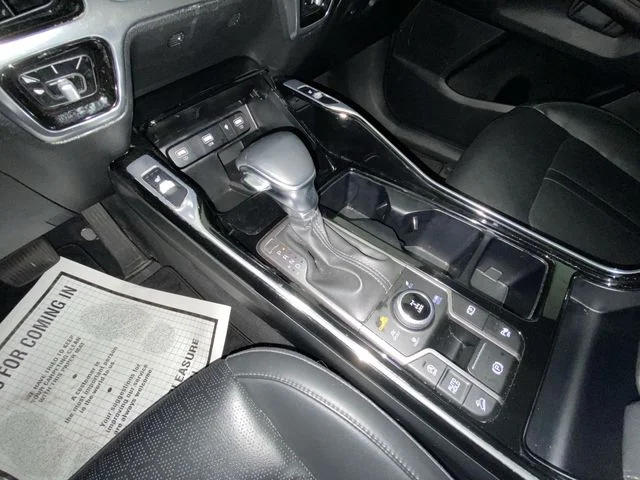 Used 2021 White Kia SX image 20
