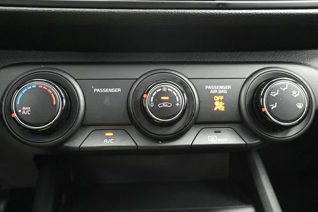 Used 2022 Snow White Pearl Kia LXS image 17