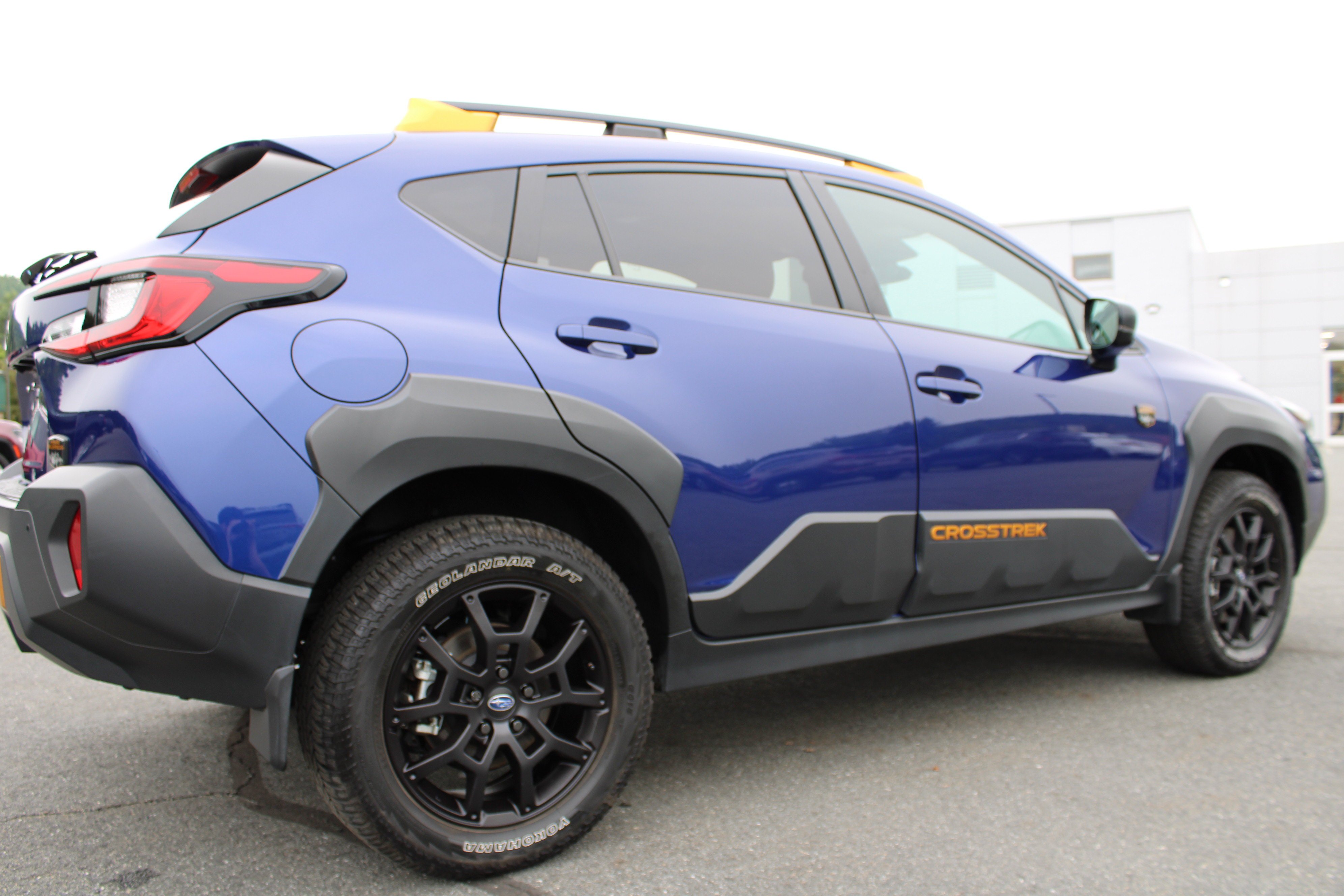 Used 2025 Sapphire Blue Pearl Subaru Wilderness image 7