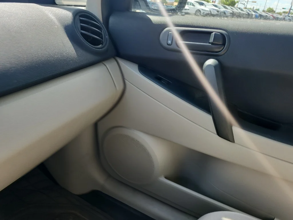Used 2007  Mazda Sport image 27