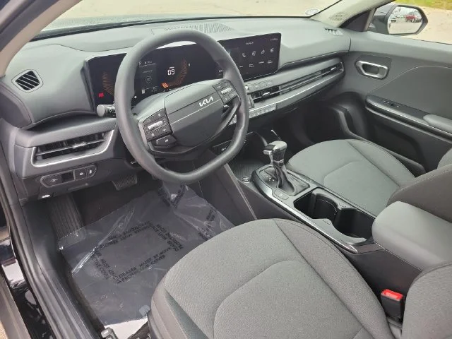 Used 2025 Black Kia LXS image 18
