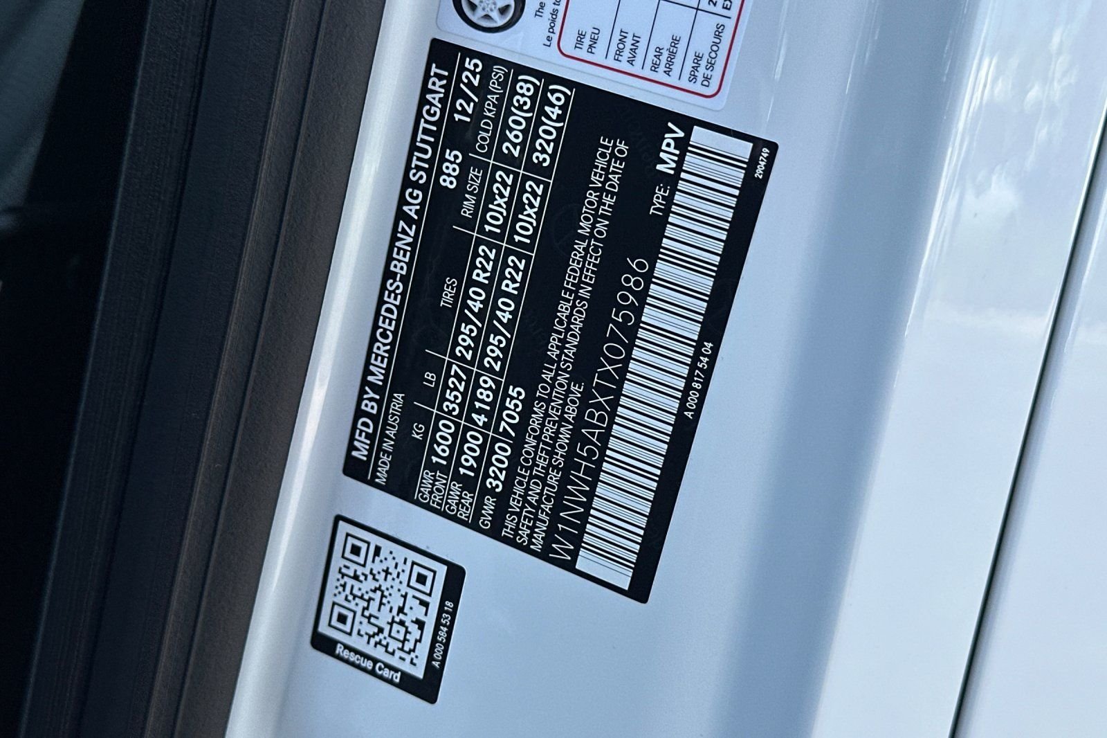 New 2026 MANUFAKTUR Moonlight White Metallic Mercedes-Benz G 63 AMG® image 39