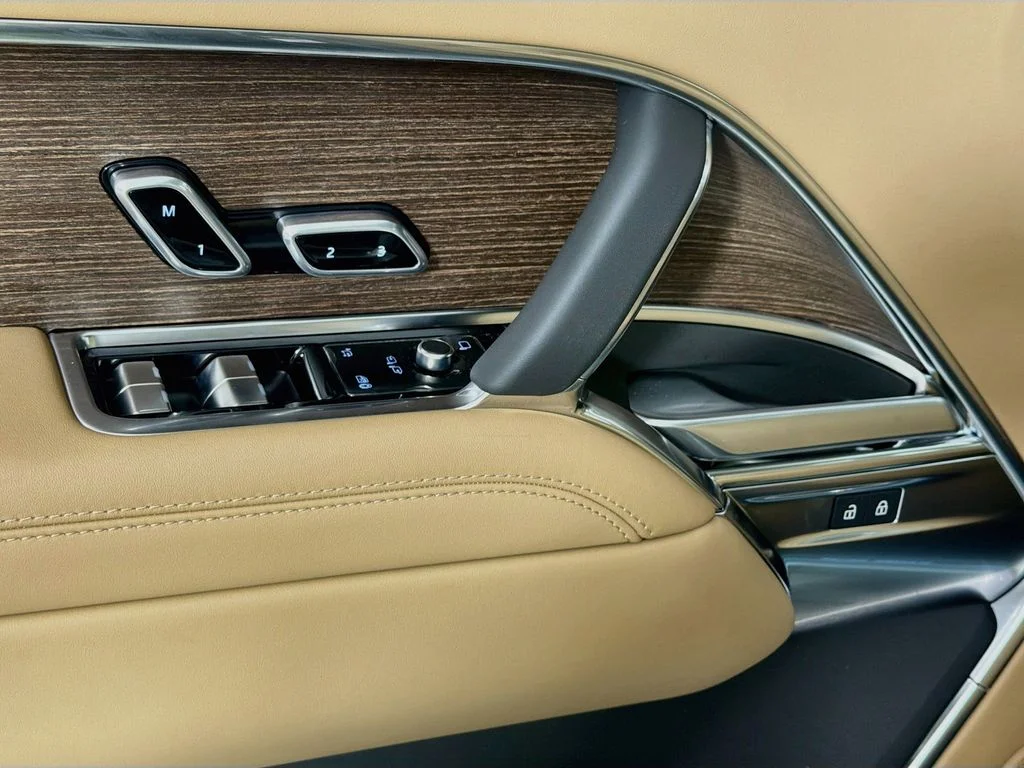 New 2026 Belgravia Green Land Rover SE PHEV image 18