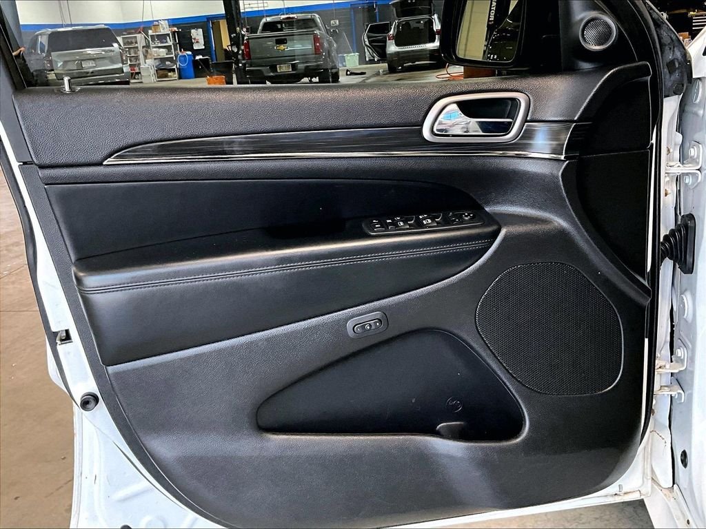 Used 2020 White Jeep Limited X image 9