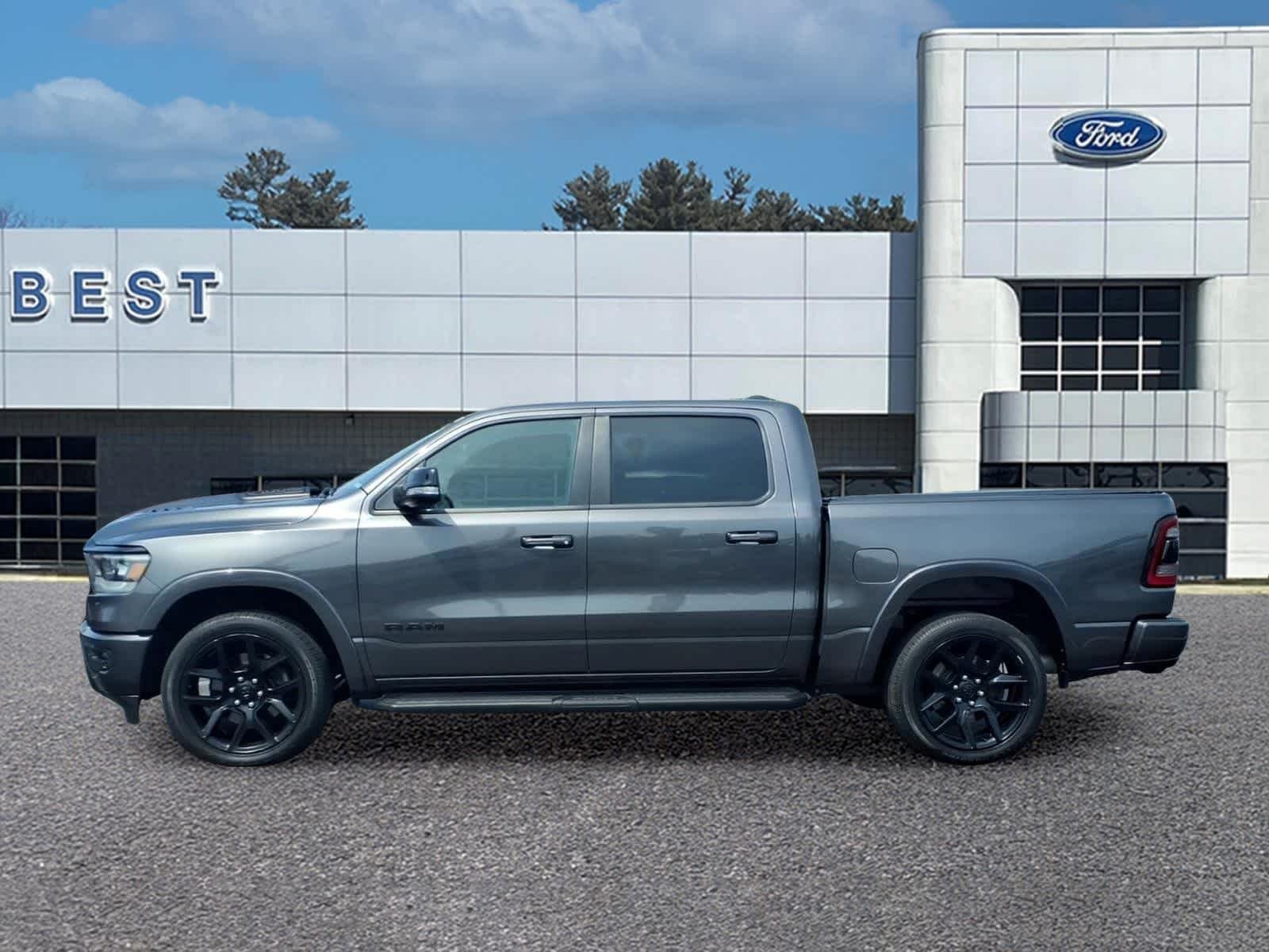 Used 2021 Granite Crystal Metallic Clearcoat Ram Laramie image 2