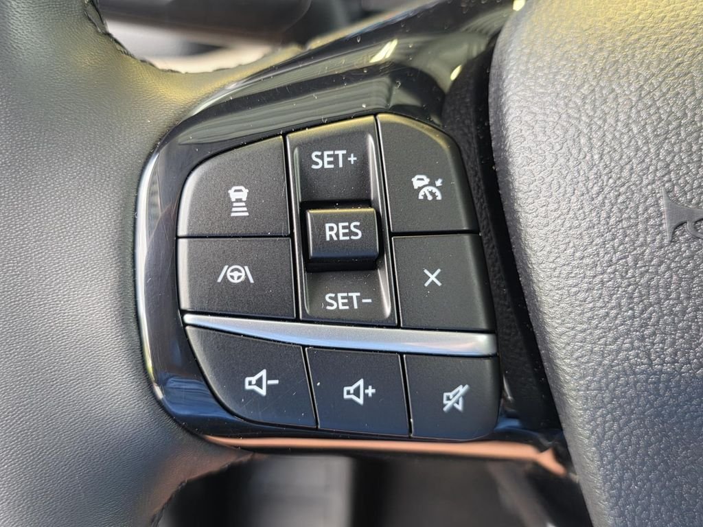 Used 2022 White Ford SEL image 32