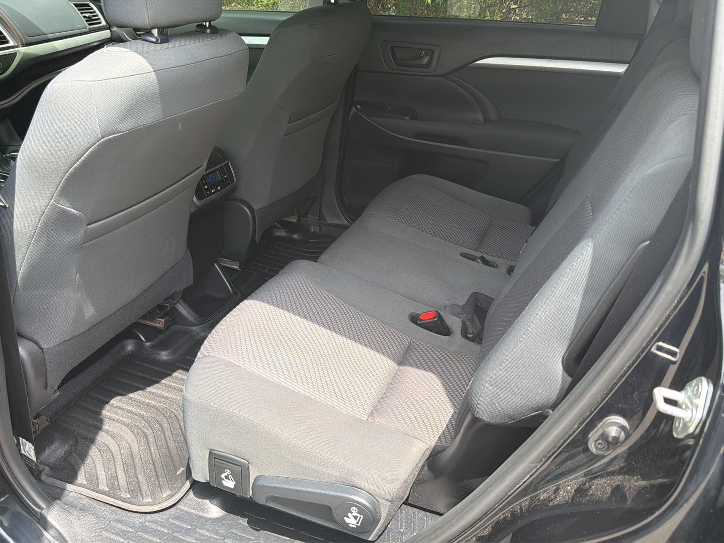 Used 2019  Toyota LE image 20