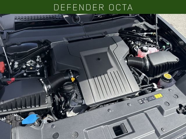 New 2026 Narvik Black Land Rover OCTA image 25