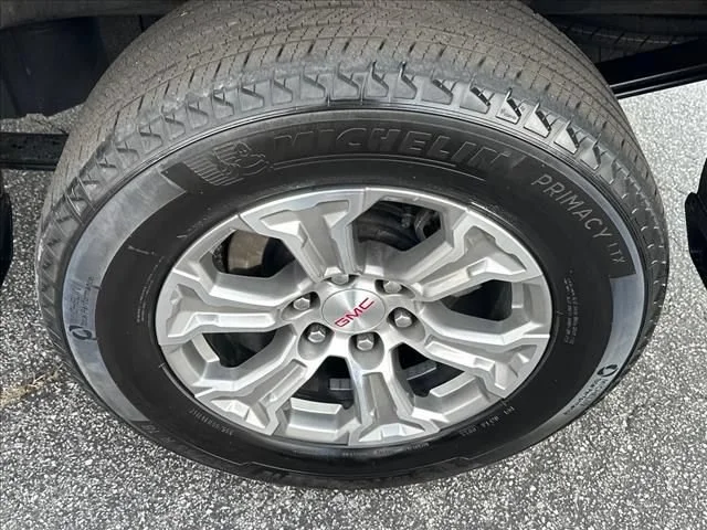 Certified Used 2025 Sterling Metallic GMC SLT image 36