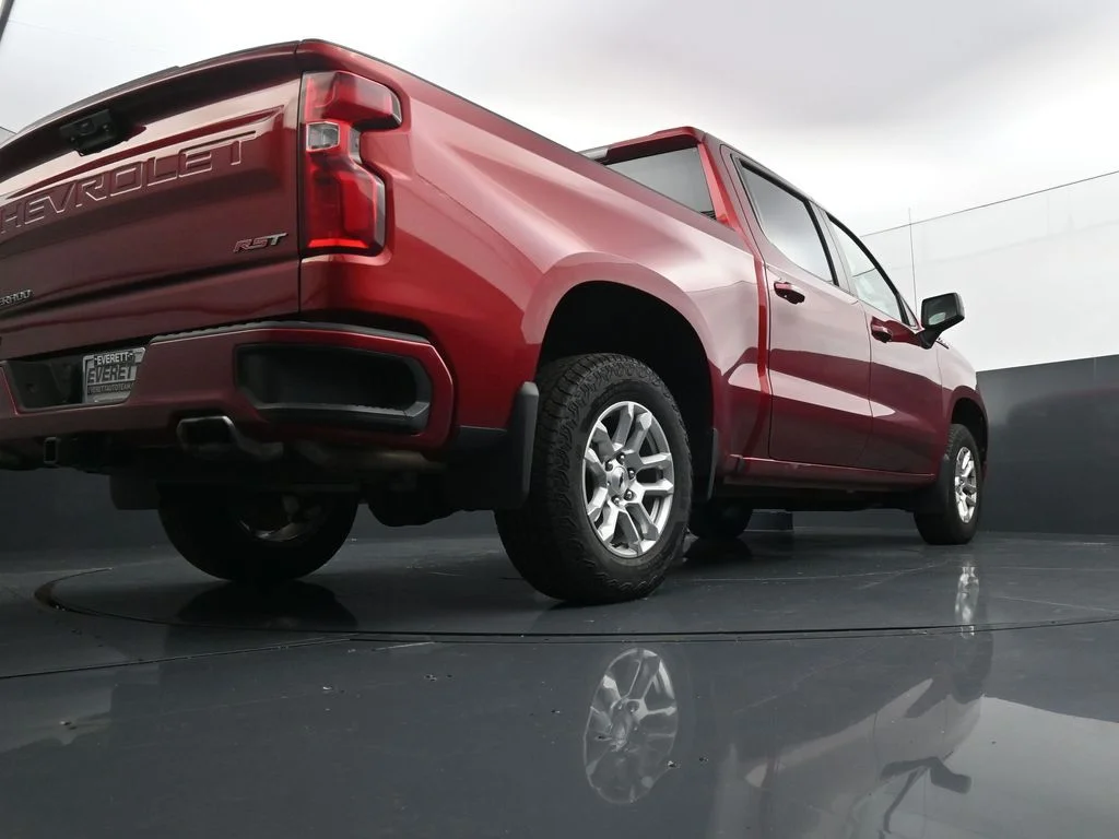 Used 2023 Red Chevrolet RST image 32