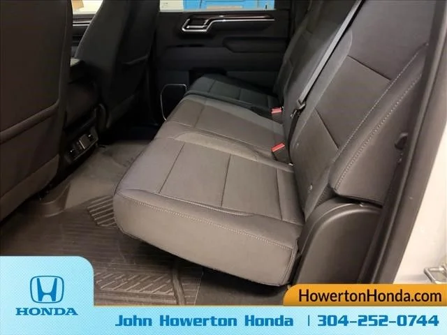 Used 2025 White Chevrolet LT image 14