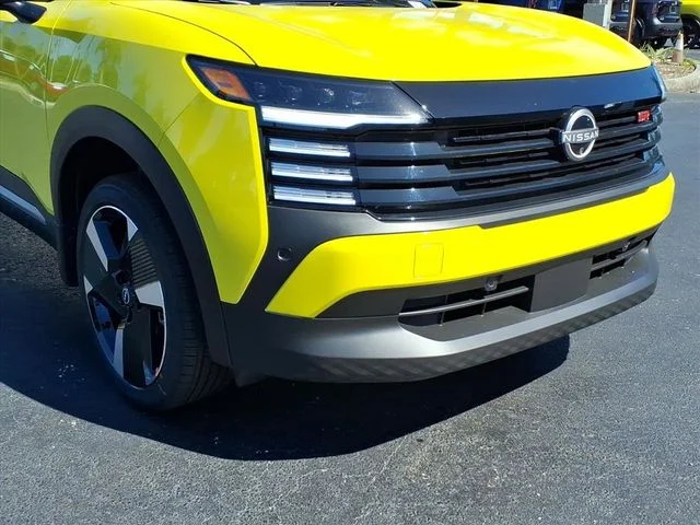 New 2026 Yuzu Yellow Metallic / Super Black Two-tone Nissan SR image 12
