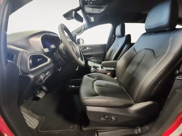 New 2027 Red Hot Pearl-Coat Exterior Paint Chrysler Select image 9